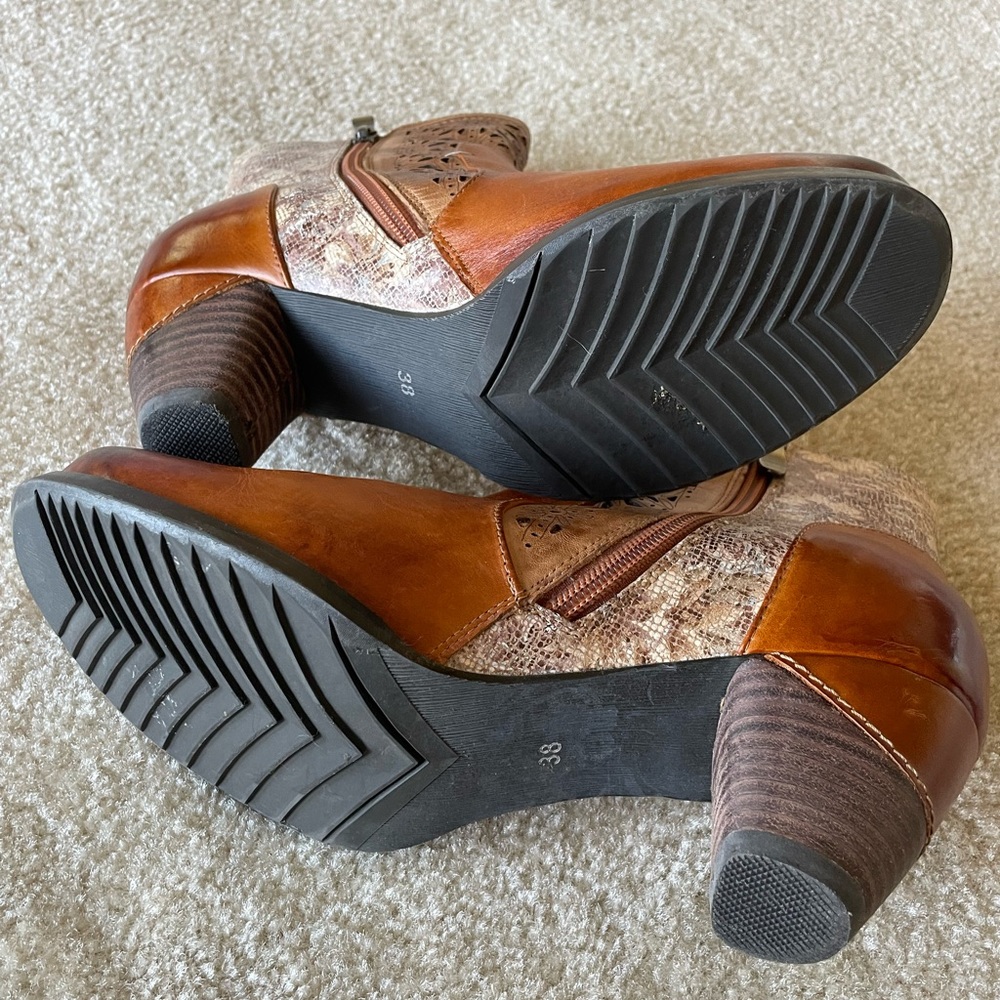 L’Artiste by Spring Step Belle Bootie. Women size 38 (7.5-8US) - Picture 9 of 11